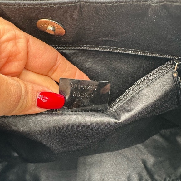 Authentic Gucci Metal Handle Canvas & Leather Shoulder Bag Black - Picture 12 of 16